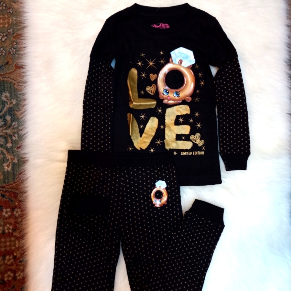 Girl's One set Shopkins Pajamas